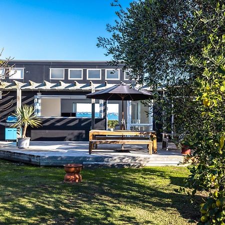 Driftwood Beach House With Spa Pool - Absolute Beachfront! Blackpool Zewnętrze zdjęcie